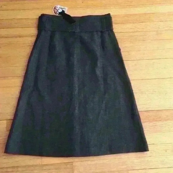 A line black chambray skirt. NEW WITH TAGS - Picture 6 of 7